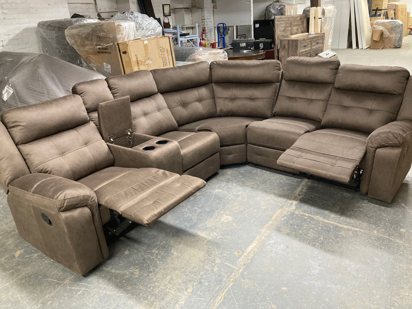 Lane Keystone Manual Reclining Sectional